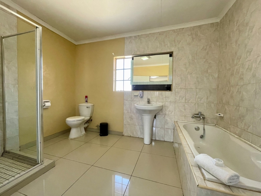 7 Bedroom Property for Sale in Collerville North West